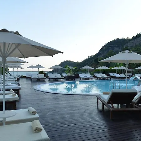 Manaspark Deluxe Hotel-2