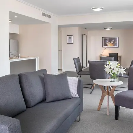 Oaks Brisbane Festival Suites-2
