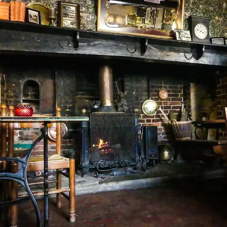 Ye Olde Smugglers Inne-3
