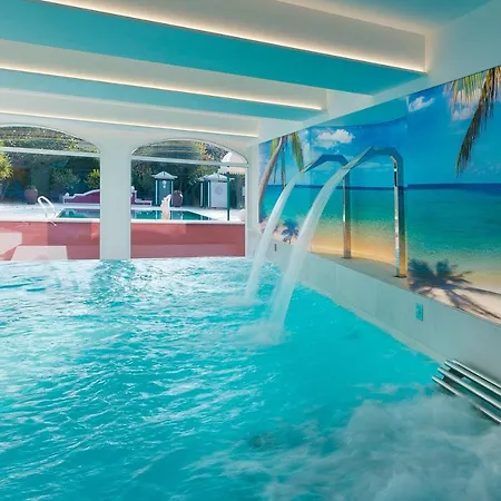 Vip'S Motel Luxury Accommodation & Spa-2