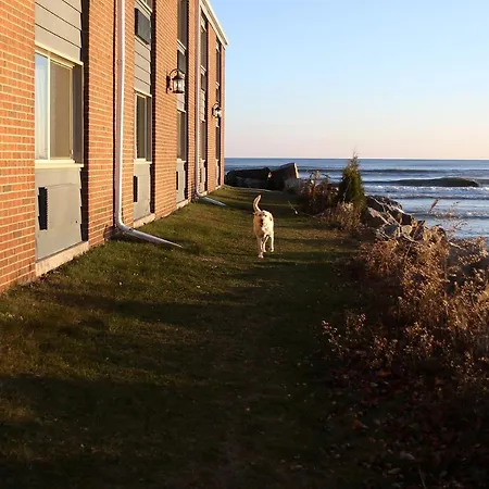 Lighthouse Inn - Two Rivers-3