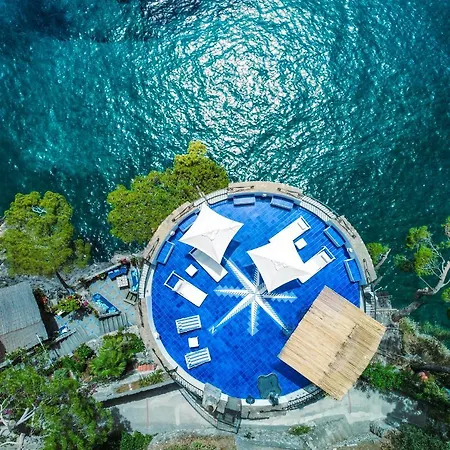 Villa Torre Trasita Luxury Suites-3