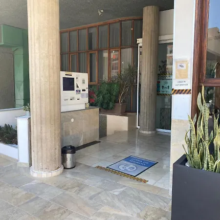 Hotel Andrea'S-3