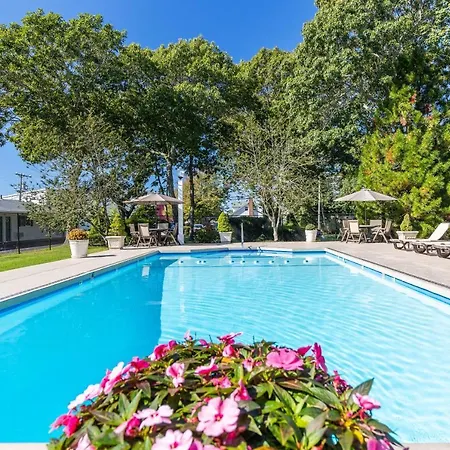 Falmouth Heights Motor Lodge-2