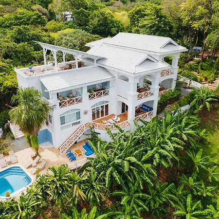 Blue Roatan Resort-2