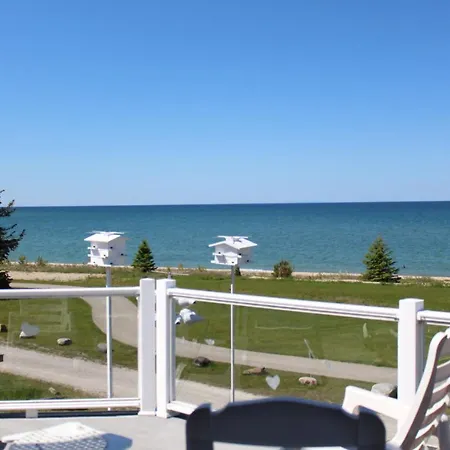 The Purple Martin Lakeside Inn Bird Sanctuary On Lake Huron-2