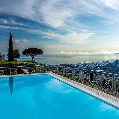 Villa Gaia - Luxury Villa, Pool & Wellness Rooms-3