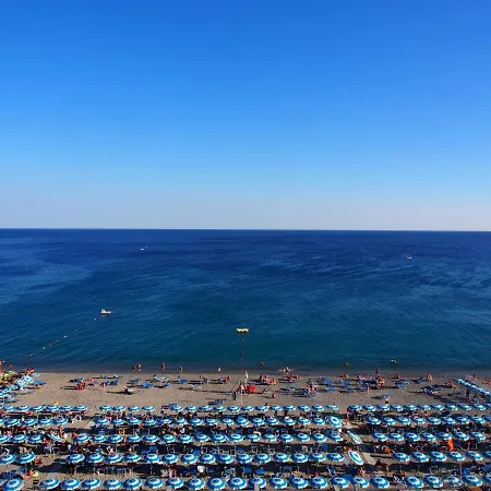 Lido Resort-2