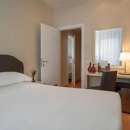 National Hotel-3