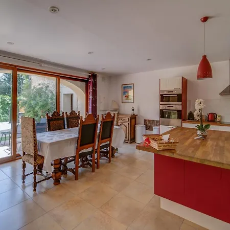 Gite Imagine Roussillon Residence Privee Avec Piscine - 8 Personnes-2