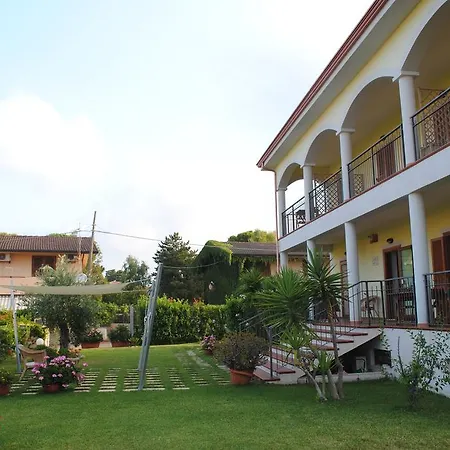 Larus Hotel-2