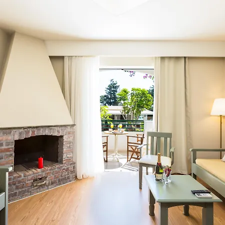 Trefon Hotel Apartments And Family Suites-3