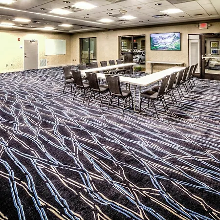Holiday Inn Express & Suites Cleveland/Westlake By Ihg-3