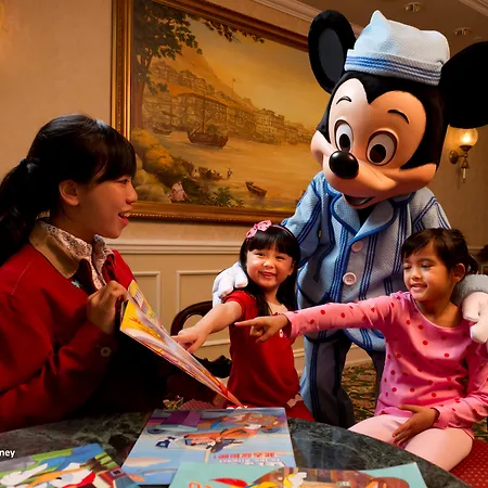 Hong Kong Disneyland Hotel-3