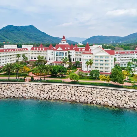 Hong Kong Disneyland Hotel-2