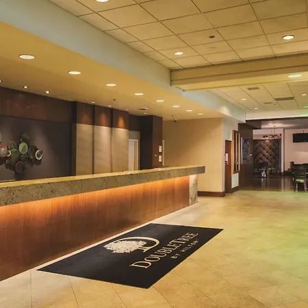 Doubletree By Hilton Hotel & Executive Meeting Center Omaha-Downtown-2