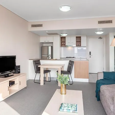 Oaks Brisbane On Charlotte Suites-2