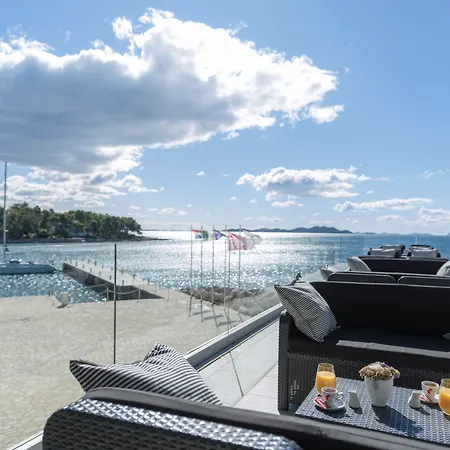 Crvena Luka Resort-2
