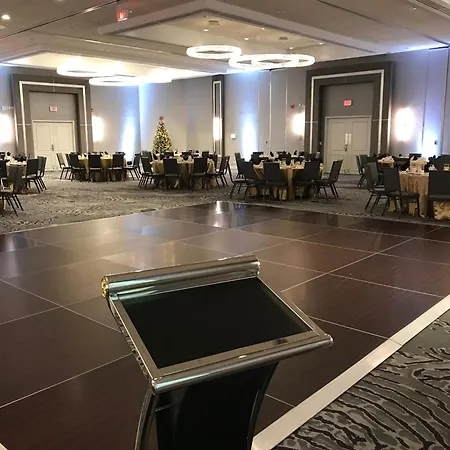 Holiday Inn Chicago Nw Crystal Lk Conv Ctr By Ihg-3