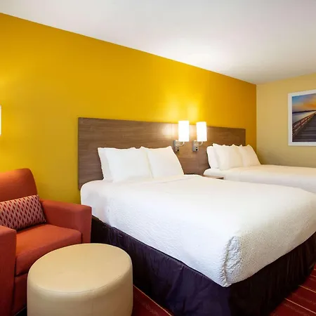 Days Inn By Wyndham Marquette-2