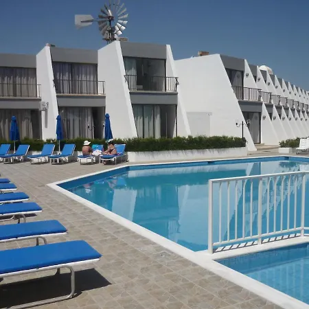 Penelope Beach Hotel Apts-2
