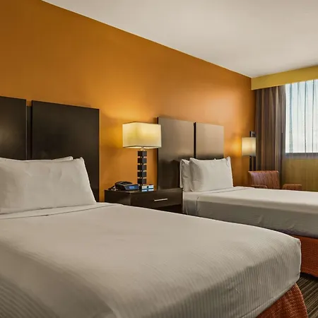Best Western The Plaza Hotel Honolulu Airport - Free Breakfast-3
