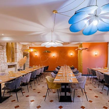 Logis Hostellerie Des Clos Et Restaurant Bistrot Des Grands Crus Et Maison De La Tour Chablis-2