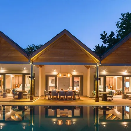 Vakkaru Maldives - Luxury Private Island Resort-2