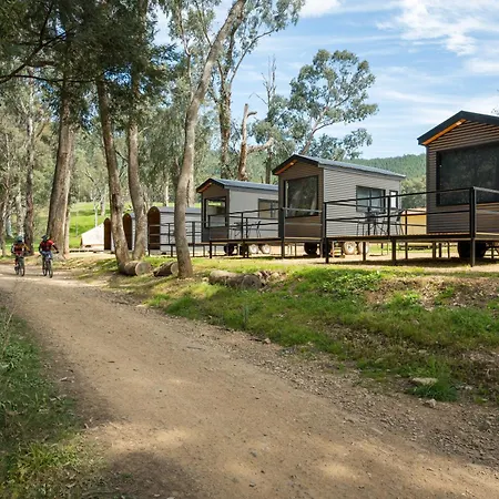Bright Cabin & Caravan Park-3