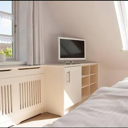 Ual Öömrang Wiartshüs-3