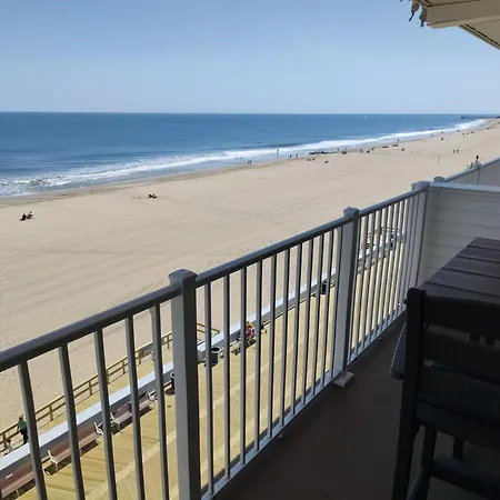 Monte Carlo Boardwalk / Oceanfront Ocean City-3
