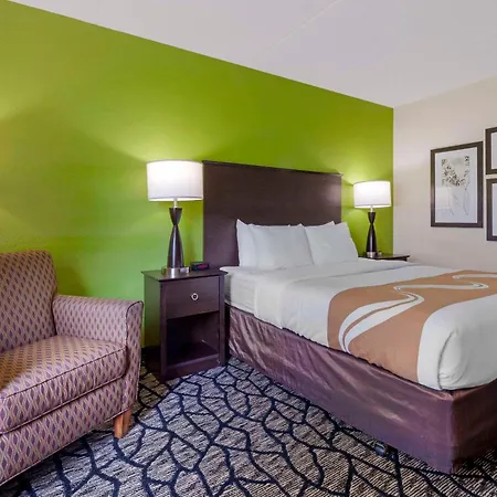 Quality Inn Oshkosh Aviation Park-2