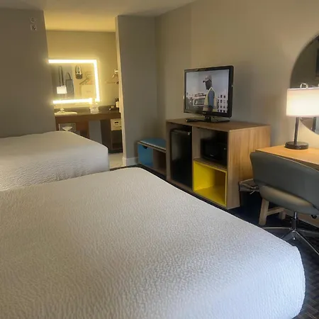 Days Inn By Wyndham Port Charlotte Town Center-2