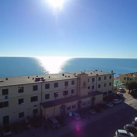 Hotel Brigantino Non Dista-3