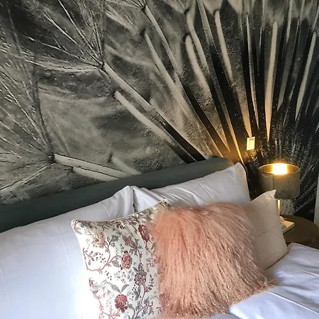 Boutique Hotel Bellevue B&B am Brienzersee Iseltwald Interlaken-2