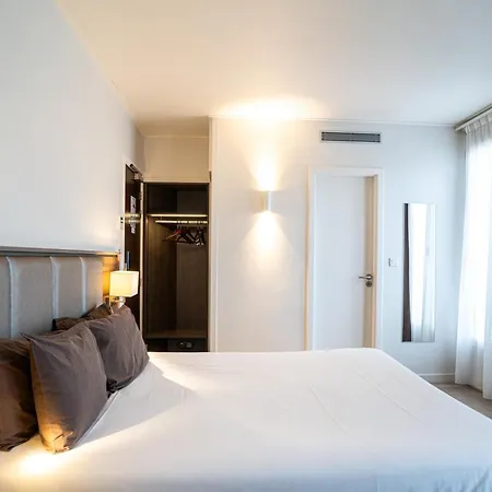 Hotel de Flore - Montmartre-2