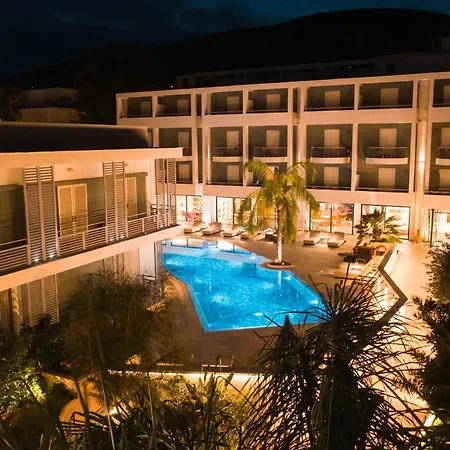 Flisvos Royal Hotel & Suites-2