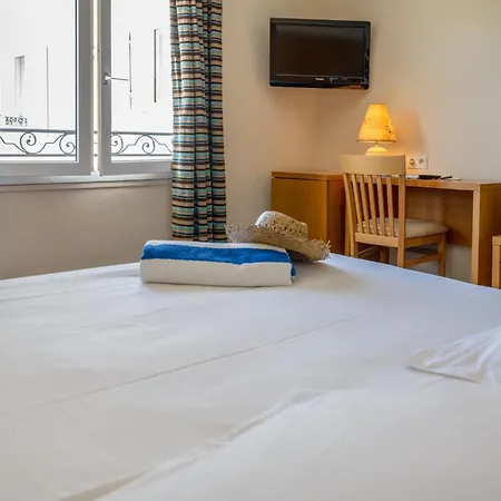 Logis Hotel Le Provencal Rest Les Muriers-3