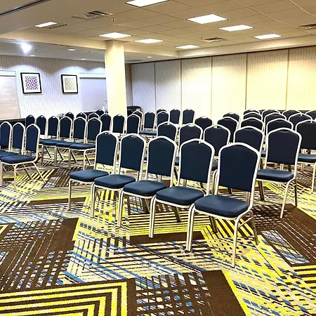 Holiday Inn Express Hotel & Suites Waukegan/Gurnee By Ihg-2