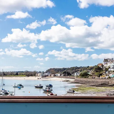 The Moorings Hotel & Restaurant-3