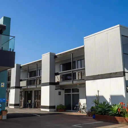 Waikanae Beach Motel-2
