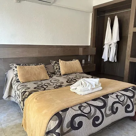 Hotel Lujan-2