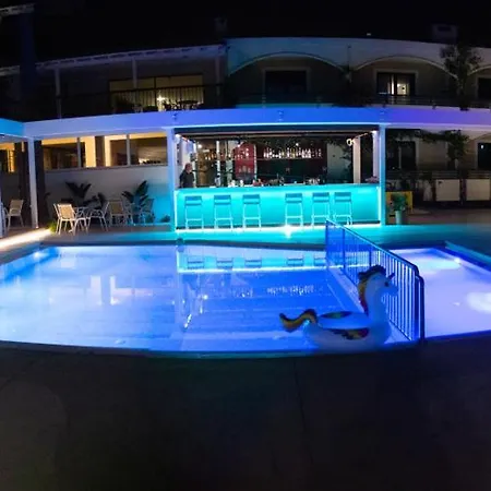 Trefon Hotel Apartments And Family Suites-2