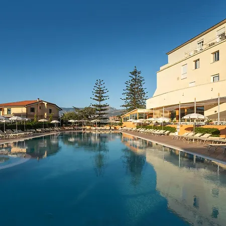 Grand Hotel Vesuvio-3