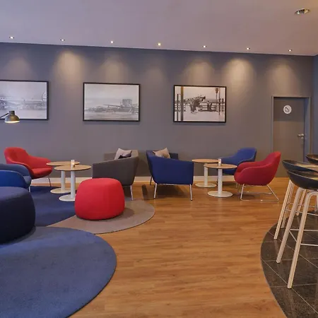 Holiday Inn Express Frankfurt Airport By Ihg-2