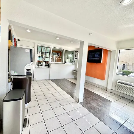 Motel 6-Bellflower, CA - Los Angeles-3