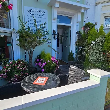 Willows Guest House-2
