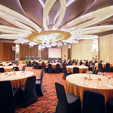 Quest Hotel Simpang Lima - Semarang By Aston-2