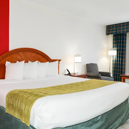 Ramada By Wyndham Cumberland Downtown-2