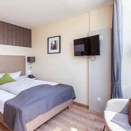 Hotel Wittelsbacher Hoeh-3